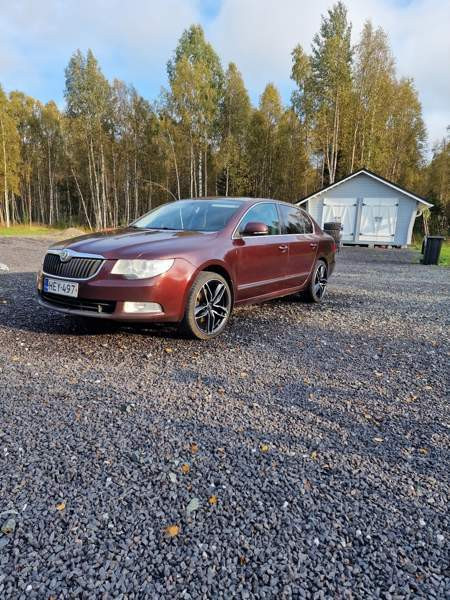 Skoda Superb Tornio - valokuva 1