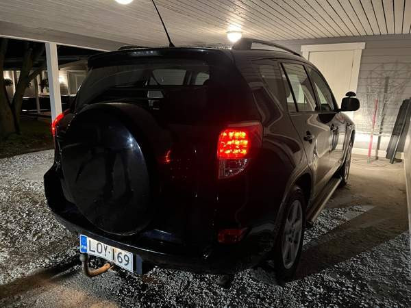 Toyota RAV4 Veteli - valokuva 3