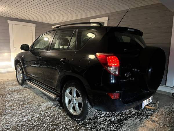 Toyota RAV4 Veteli - valokuva 2