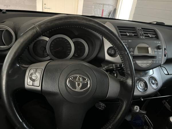 Toyota RAV4 Veteli - valokuva 5