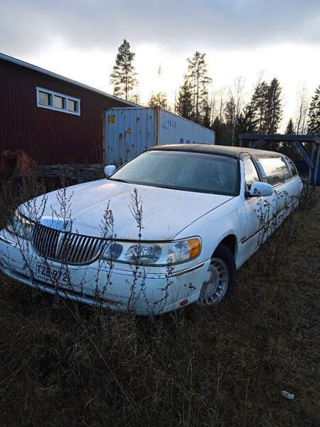 Lincoln Town Car Ювяскюля - изображение 2