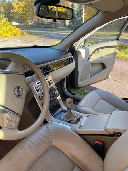 Volvo V70 Glebychevo - valokuva 5