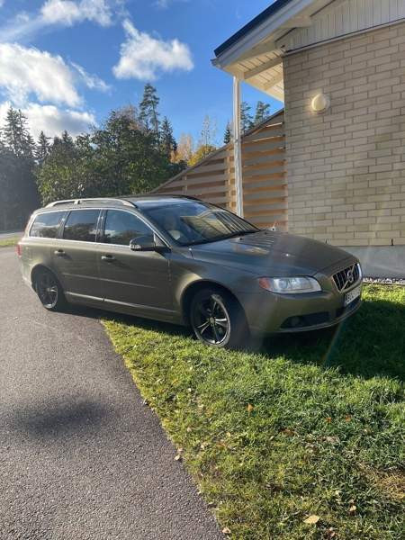 Volvo V70 Glebychevo - valokuva 1