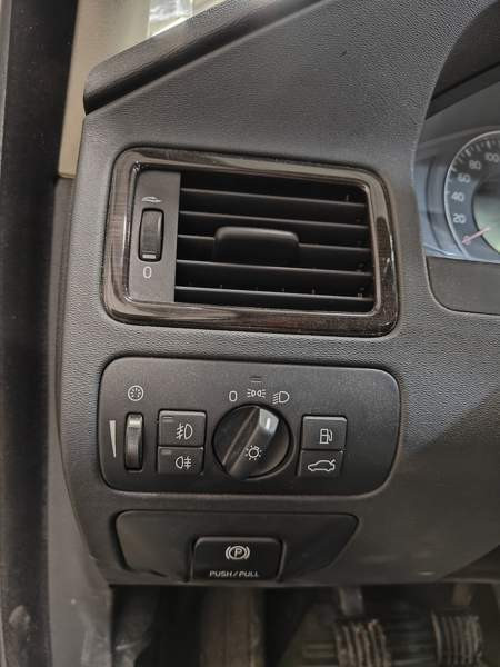 Volvo V70 Ugleural'skiy - valokuva 7