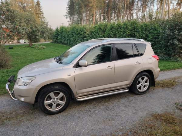 Toyota RAV4 Loppi - valokuva 1