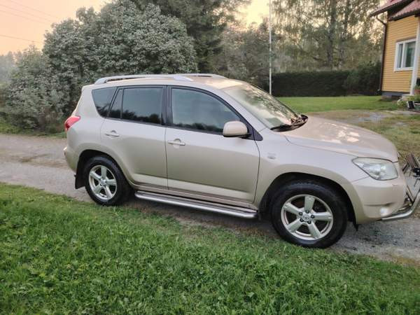 Toyota RAV4 Loppi - valokuva 2
