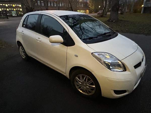 Toyota Yaris Helsinki - photo 1