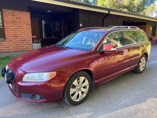 Volvo V70 Лон-ле-Сонье - изображение 1