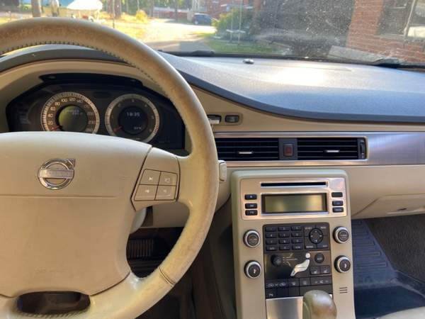 Volvo V70 Лон-ле-Сонье - изображение 4