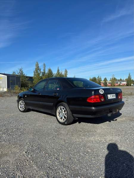 Mercedes-Benz E Hämeenkyrö - valokuva 5