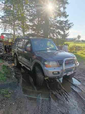 Mitsubishi Pajero Ylihärmä