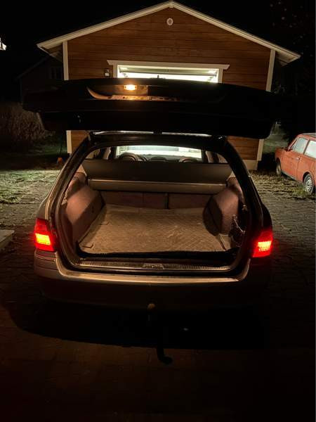 Mercedes-Benz E Liperi - изображение 5