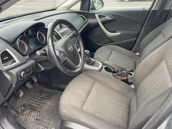 Opel Astra Vantaa - photo 5