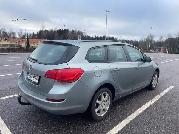 Opel Astra Vantaa - photo 2