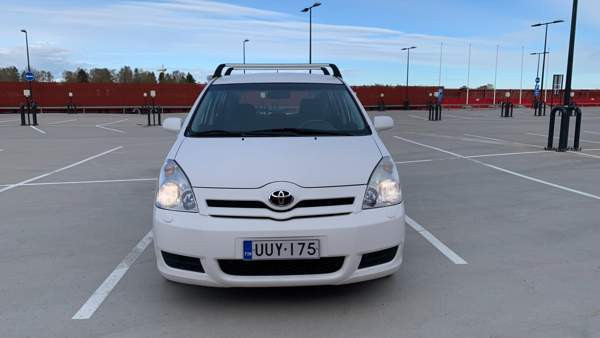 Toyota Corolla Verso Helsinki - изображение 3