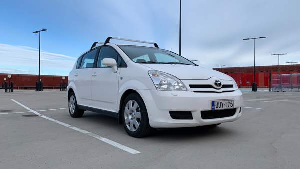 Toyota Corolla Verso Helsinki - изображение 1
