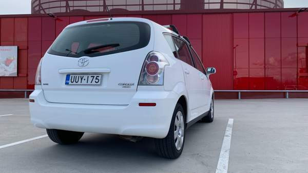 Toyota Corolla Verso Helsinki - изображение 8