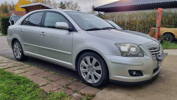 Toyota Avensis Macau - photo 5