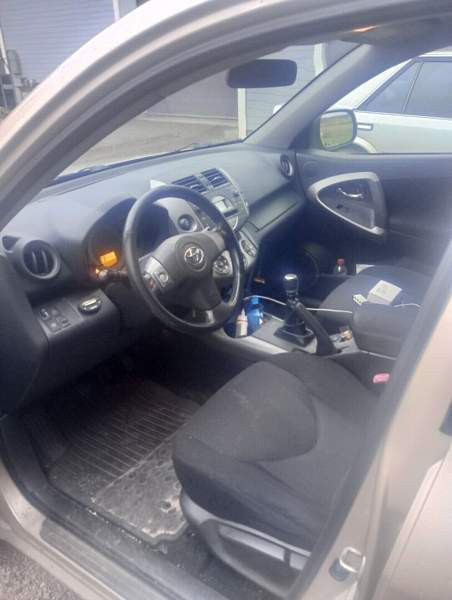 Toyota RAV4 Luga - valokuva 5