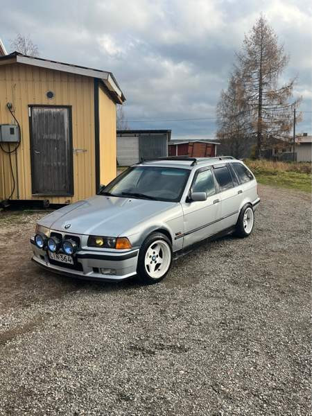 BMW 318 Parkano - изображение 1