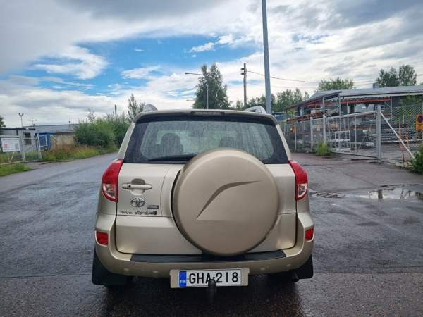 Toyota RAV4 Helsinki - valokuva 3
