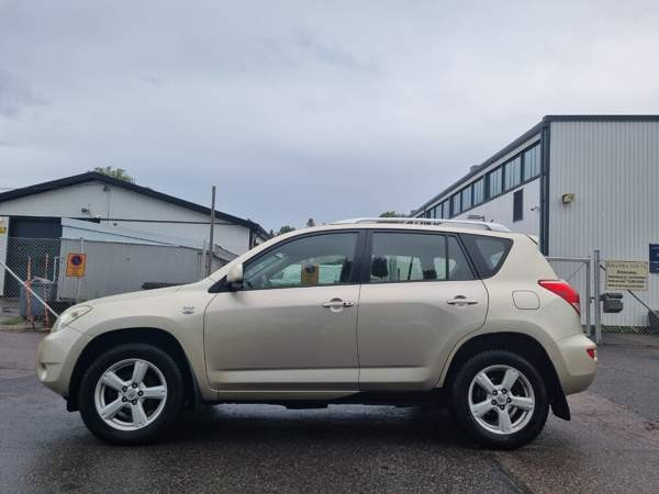 Toyota RAV4 Helsinki - valokuva 1