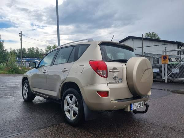 Toyota RAV4 Helsinki - valokuva 2
