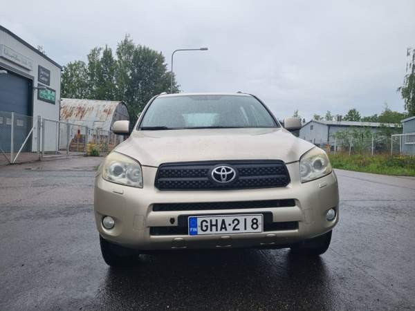 Toyota RAV4 Helsinki - valokuva 5