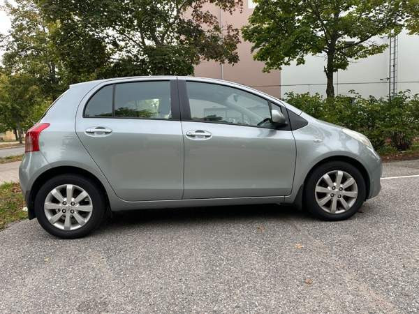 Toyota Yaris Helsinki - valokuva 1