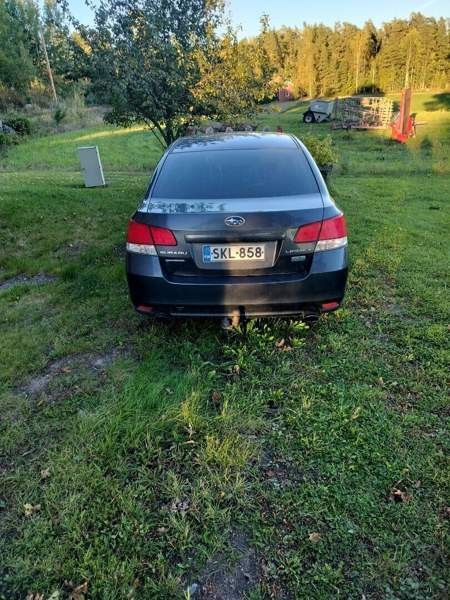 Subaru Legacy Raasepori - valokuva 4