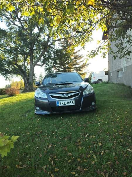 Subaru Legacy Raasepori - valokuva 2