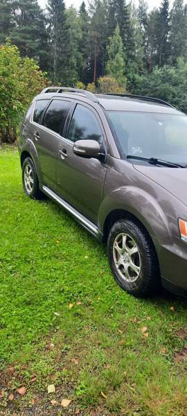 Mitsubishi Outlander Luga - valokuva 3