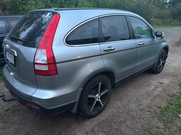 Honda CR-V Raasepori - valokuva 2