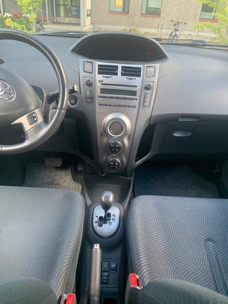 Toyota Yaris Sarov - valokuva 4