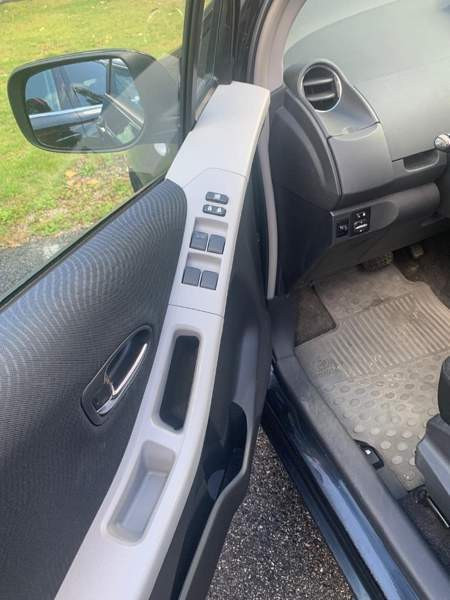 Toyota Yaris Sarov - valokuva 5