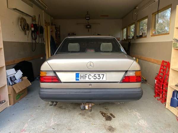 Mercedes-Benz 260 Eurajoki - изображение 8