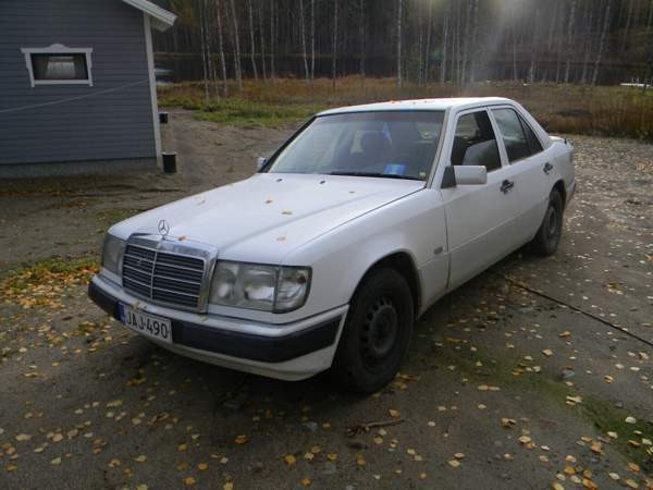 Mercedes-Benz 300 Ювяскюля - изображение 1