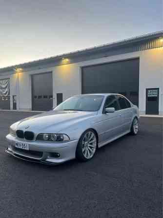 BMW 525 Kruunupyy