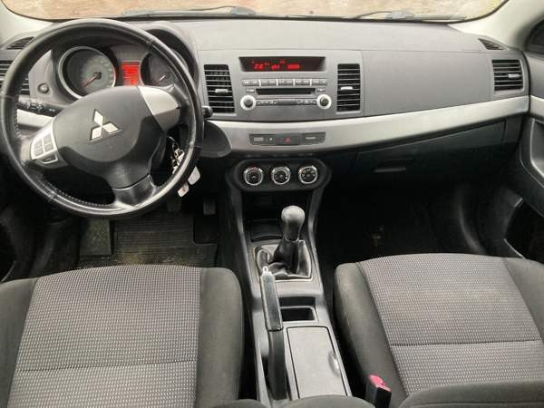 Mitsubishi Lancer Hafnarfjoerdur - valokuva 8