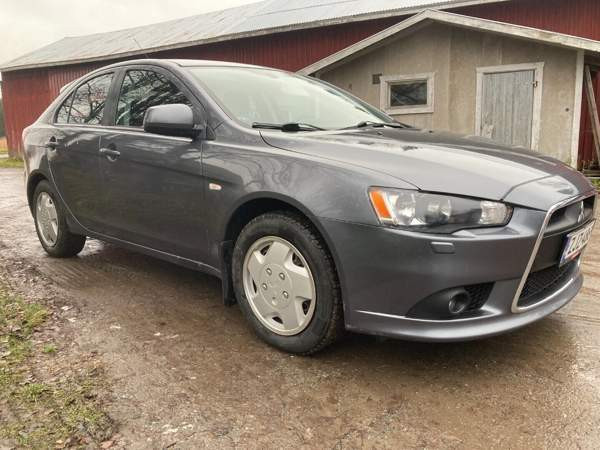 Mitsubishi Lancer Hafnarfjoerdur - valokuva 5