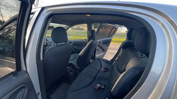 Toyota Yaris Sarov - valokuva 7