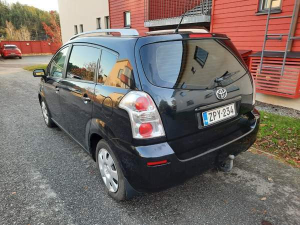 Toyota Corolla Verso Laitila - valokuva 1