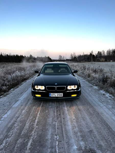 BMW 730 Kannus - valokuva 1