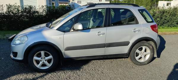 Suzuki SX4 Tornio - valokuva 3