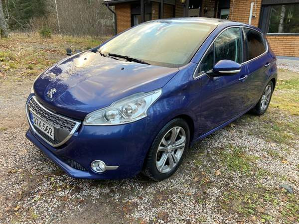 Peugeot 208 Вихти - изображение 2