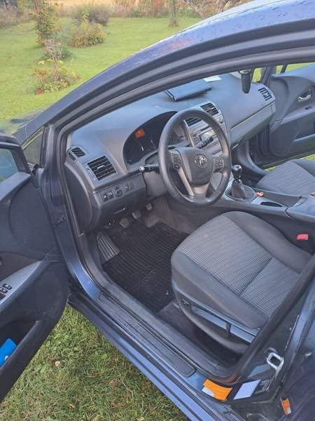 Toyota Avensis Kuopio - valokuva 8