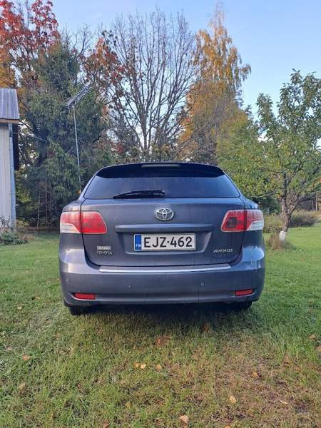 Toyota Avensis Kuopio - valokuva 3