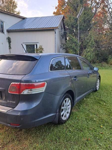 Toyota Avensis Kuopio - valokuva 5