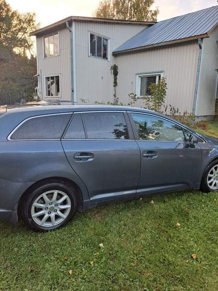 Toyota Avensis Kuopio - valokuva 7