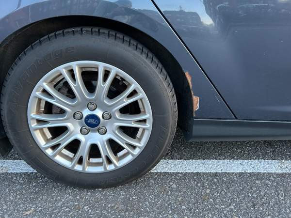 Ford Focus Вааса - изображение 5